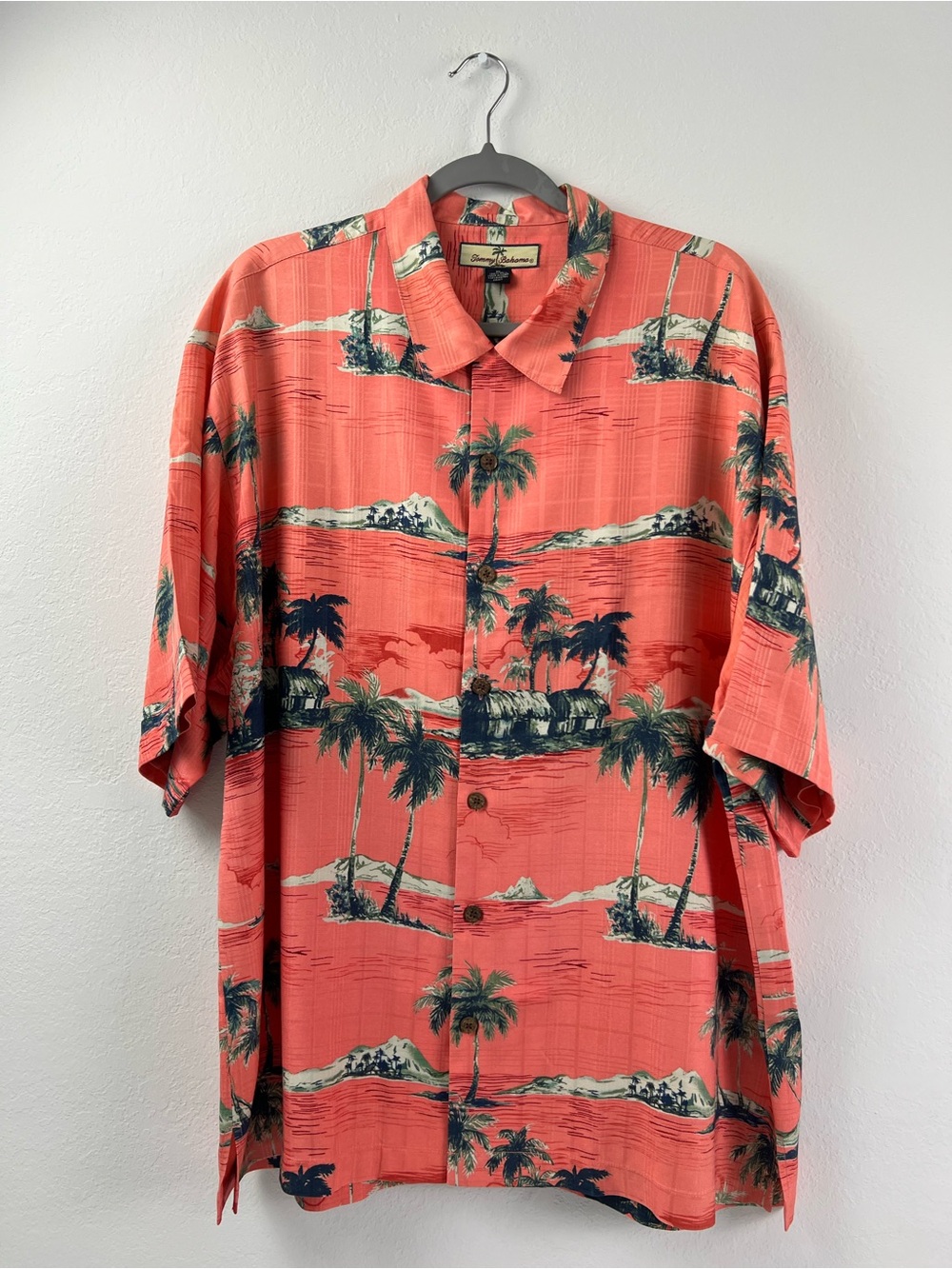 Tommy Bahama Salmon Silk Tropical Palm Tree Short Sleeve Vacation Button Down
